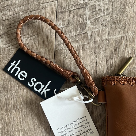 NWT The Sak Vita Leather Wristlet. - Picture 8 of 11